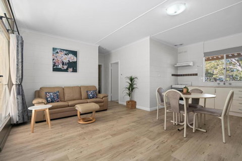 Riversands Rest Accommodation Paringa - Willow Cottage - eTourism Australia 2