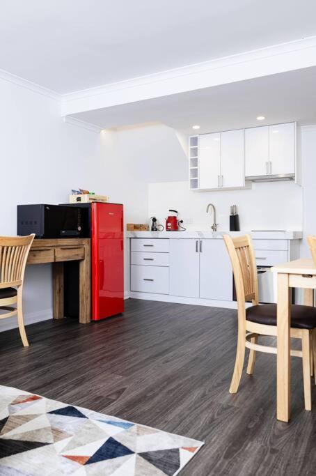 Salamanca Getaway Battery Point - eTourism Australia 0