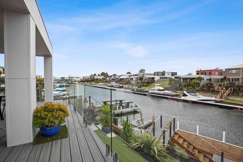 Riviera View - eTourism Australia 0