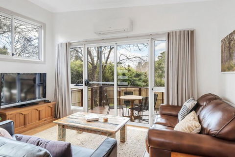 Sahaja Cottage Wentworth Falls - eTourism Australia 3