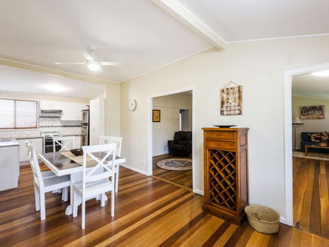 Salt Water Cottage - eTourism Australia 1