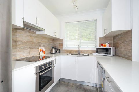 Salty Kisses Holiday House - eTourism Australia 1