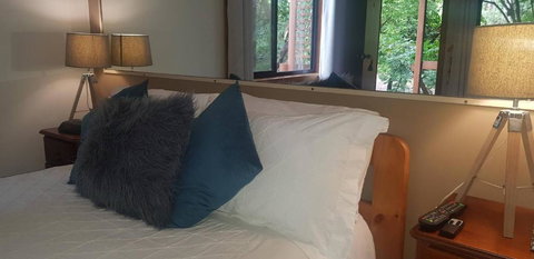 Samurai Beach Bungalows - Port Stephens YHA - eTourism Australia 2