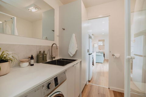 Tiny Home In Scottsdale - eTourism Australia 3