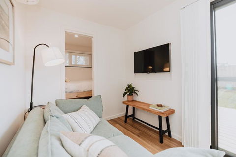 Tiny Home In Scottsdale - eTourism Australia 0