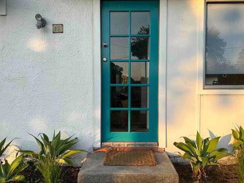 Whale Song Cottage - eTourism Australia 0